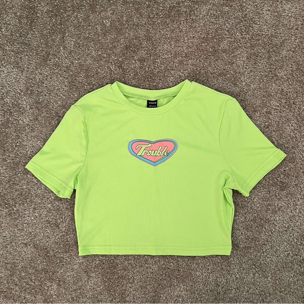 NWOT SHEIN MOOSTA Heart & Letter Graphic Rib Knit Crop Tee
